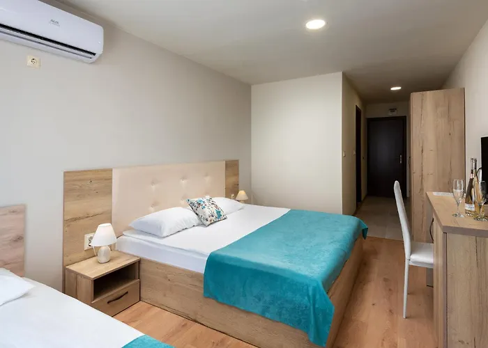 מלון Sea View Hills