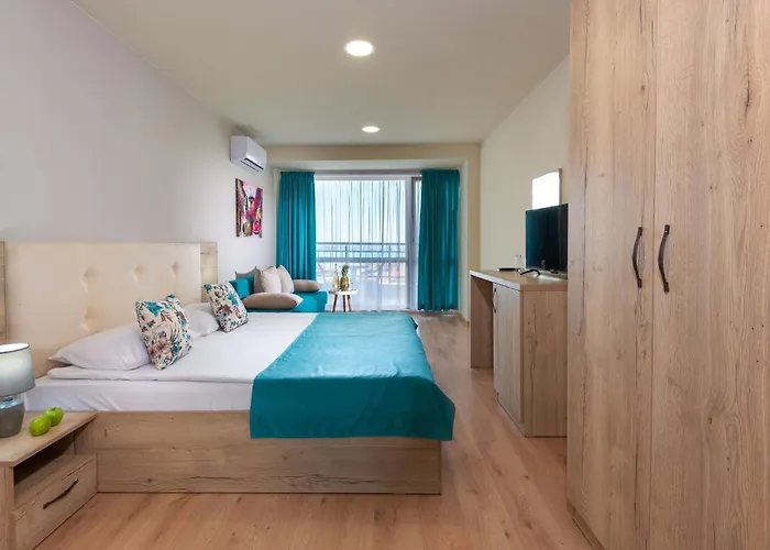 מלון Sea View Hills