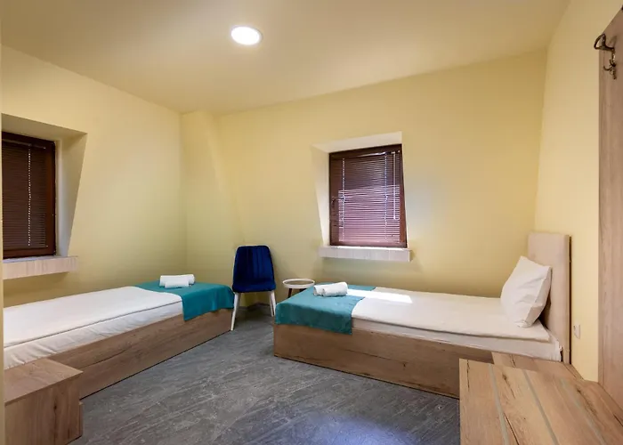 Sea View Hills מלון *