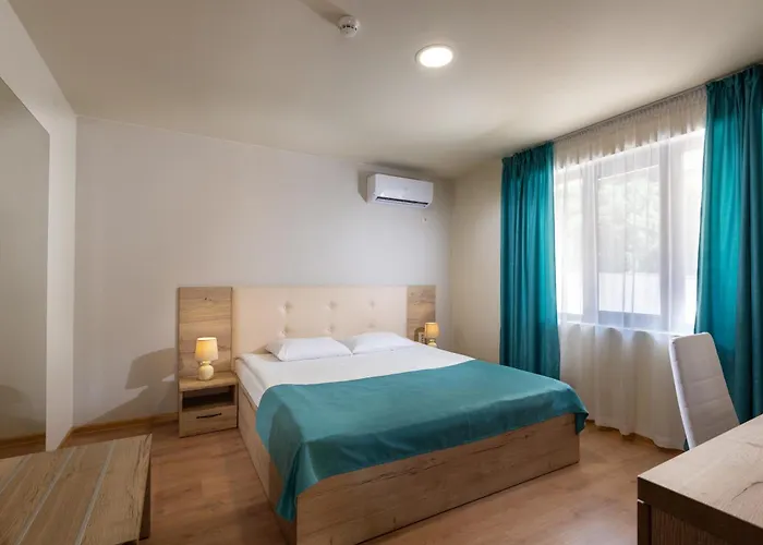 Sea View Hills מלון