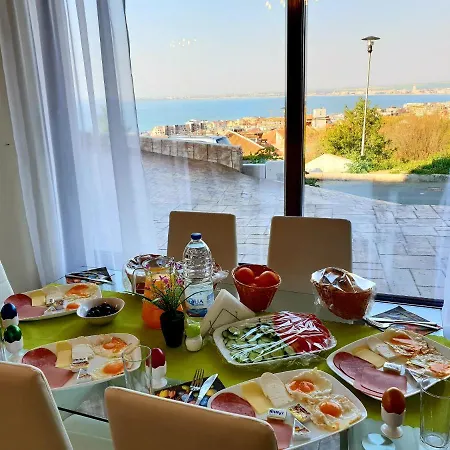 Sea View Hills Hotel *