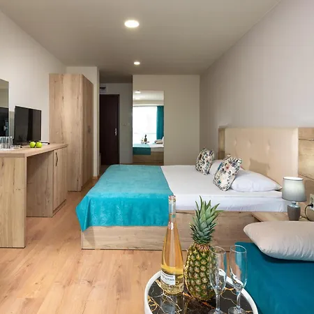 Sea View Hills فندق