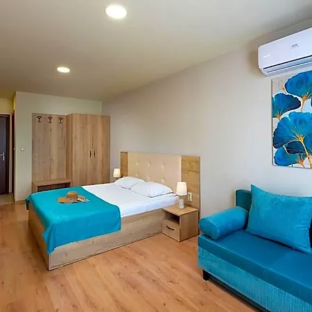 Sea View Hills מלון *