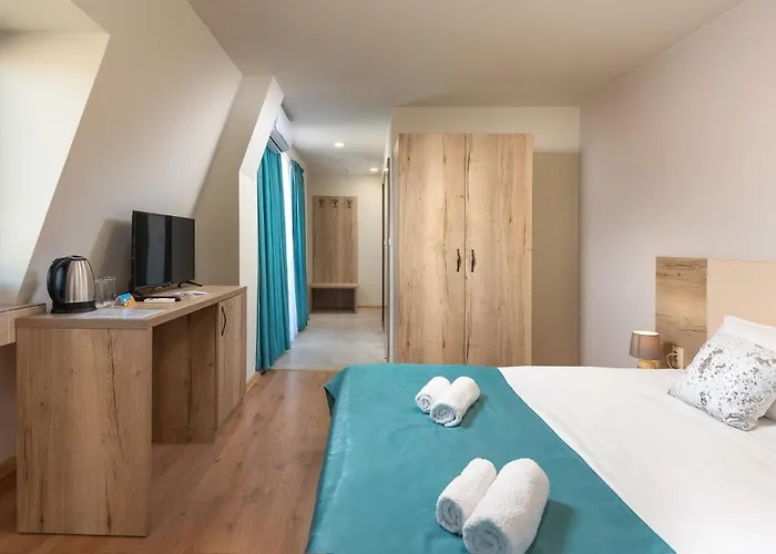 Sea View Hills Хотел *